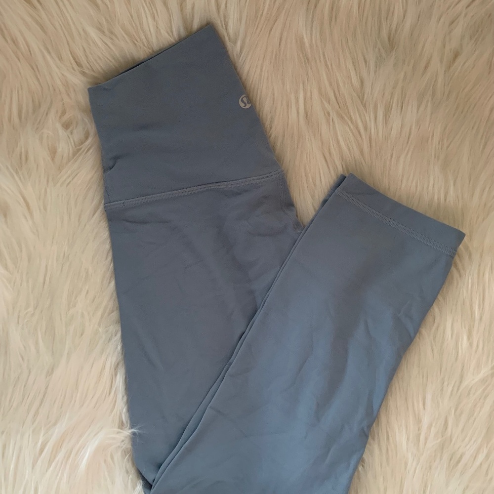 Lululemon Align crop 21” Chambray Size 4 *soft align fabric
